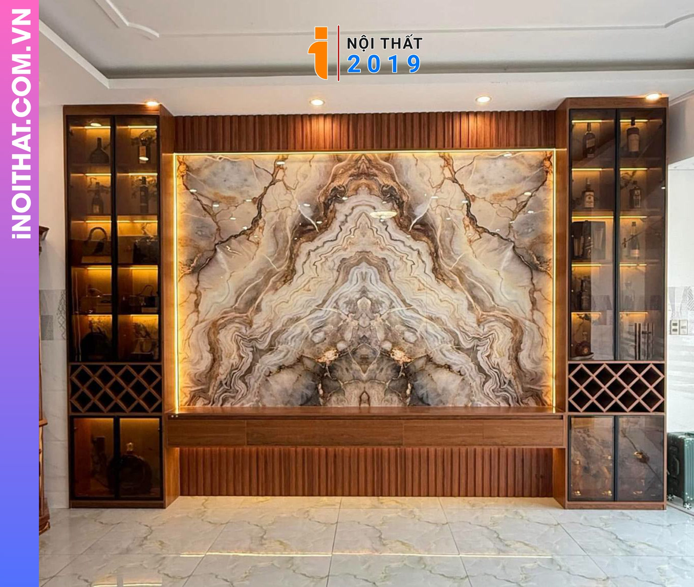 Kệ Tivi kịch trần tại Hà Nội