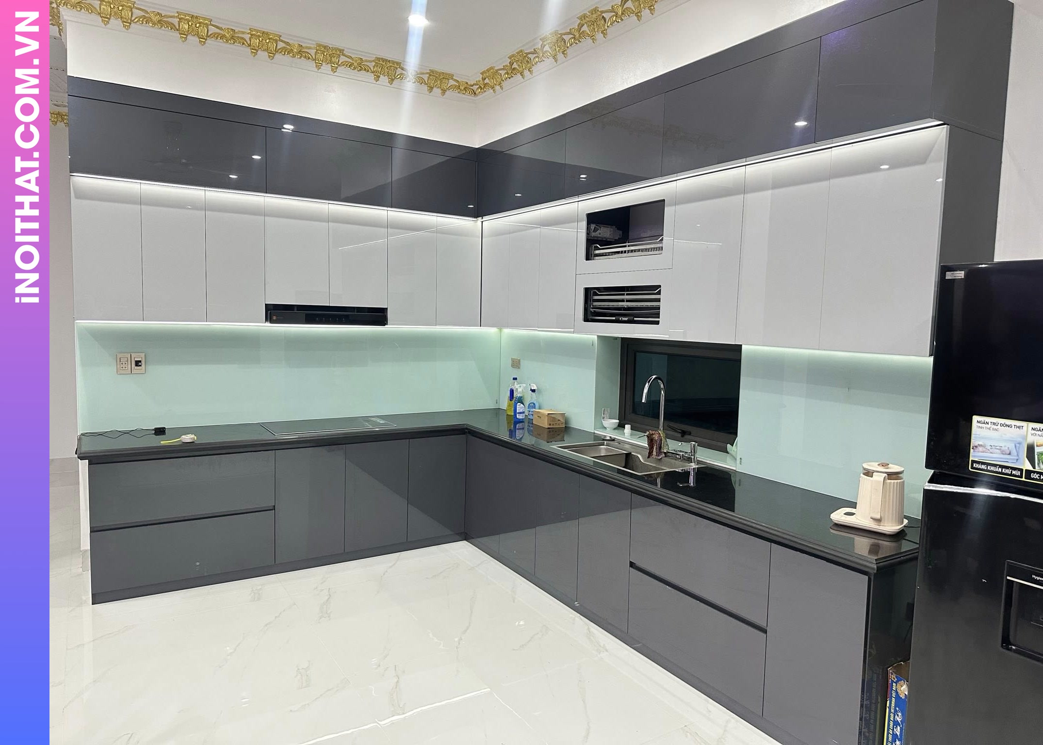 Tủ Bếp gỗ óc chó sang trọng làm tại Phường Phương Liệt