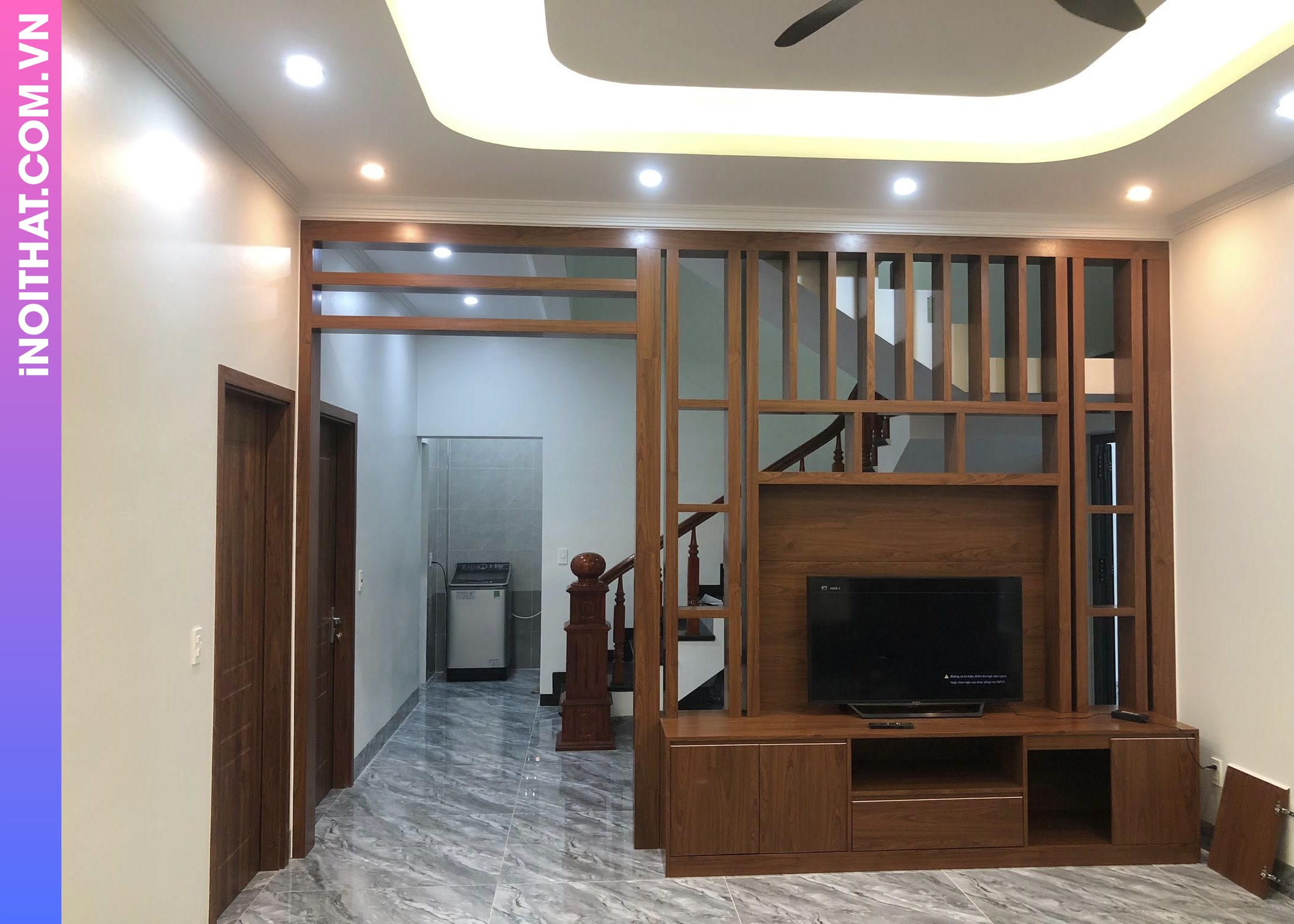 Kệ Tivi cao kịch trần khu vực Phường Lĩnh Nam