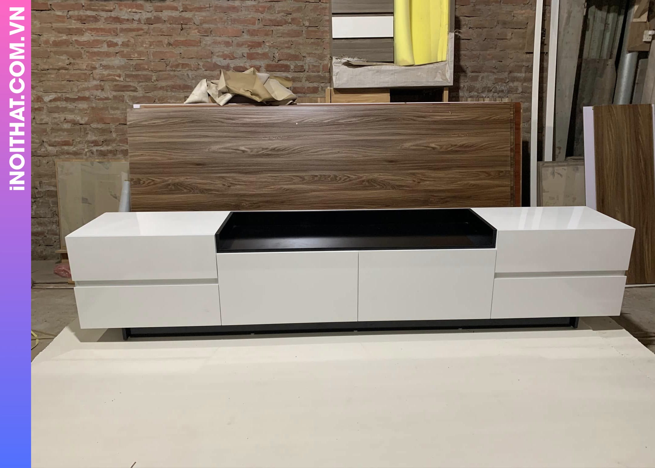 Kệ Tivi ngăn kéo ẩn tại Phường Việt Hưng