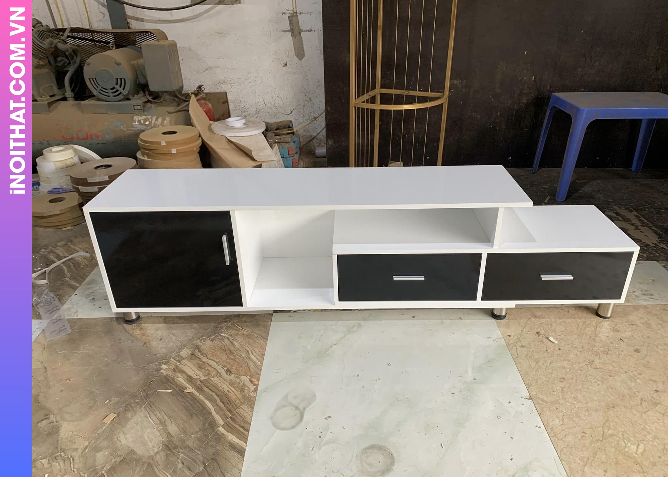 Kệ Tivi gọn gàng đa dụng tại Phường Yên Hòa