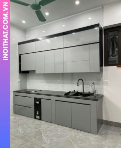 Tủ Bếp phòng nhỏ gọn gàng làm tại Xã Tây Phương