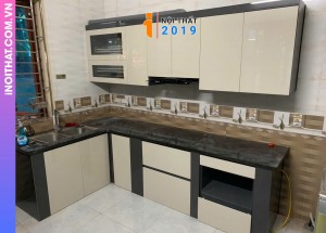 Tủ Bếp chữ L cánh trắng tại phố Mai Dịch