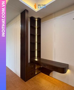 Tủ kịch trần góc tường chữ L kết hợp ốp tấm than tre tại Hoàng Quốc Việt